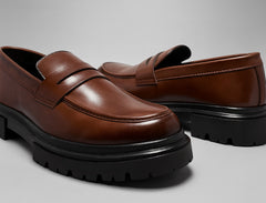 Voolio Classic Tan Leather Loafers – Premium Handcrafted Luxury