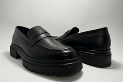 Voolio Monarch Loafer – Premium Black Leather Edition