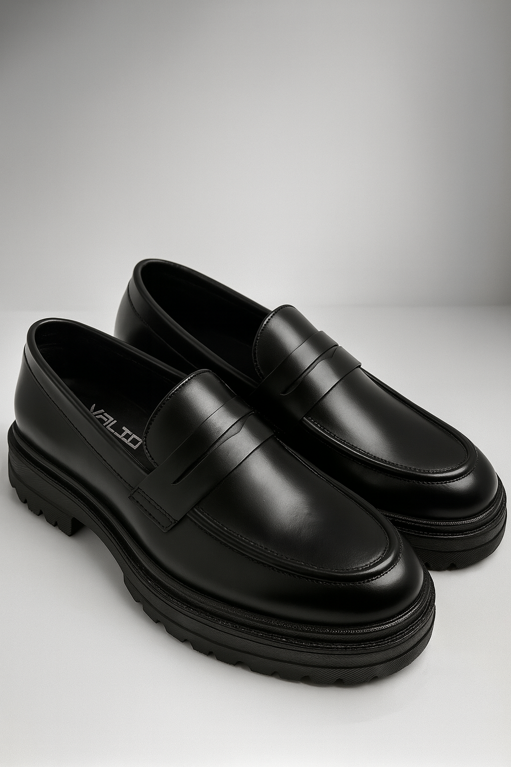 Voolio Monarch Loafer – Premium Black Leather Edition